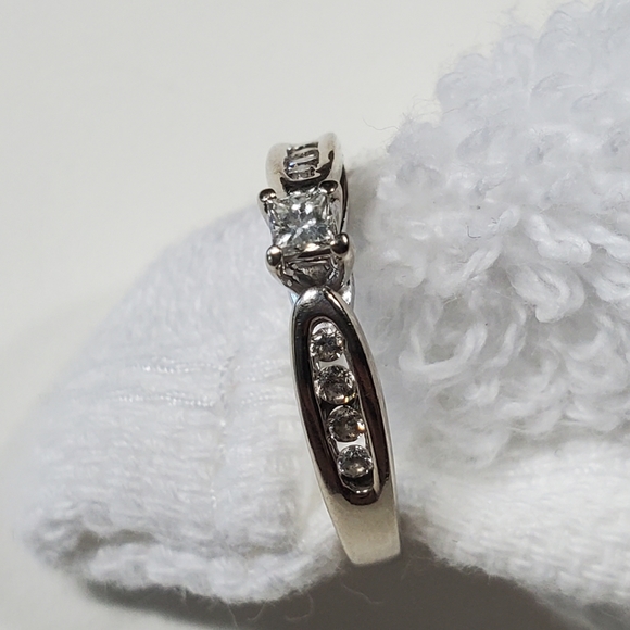 Zales Jewelry - Engagement diamond ring